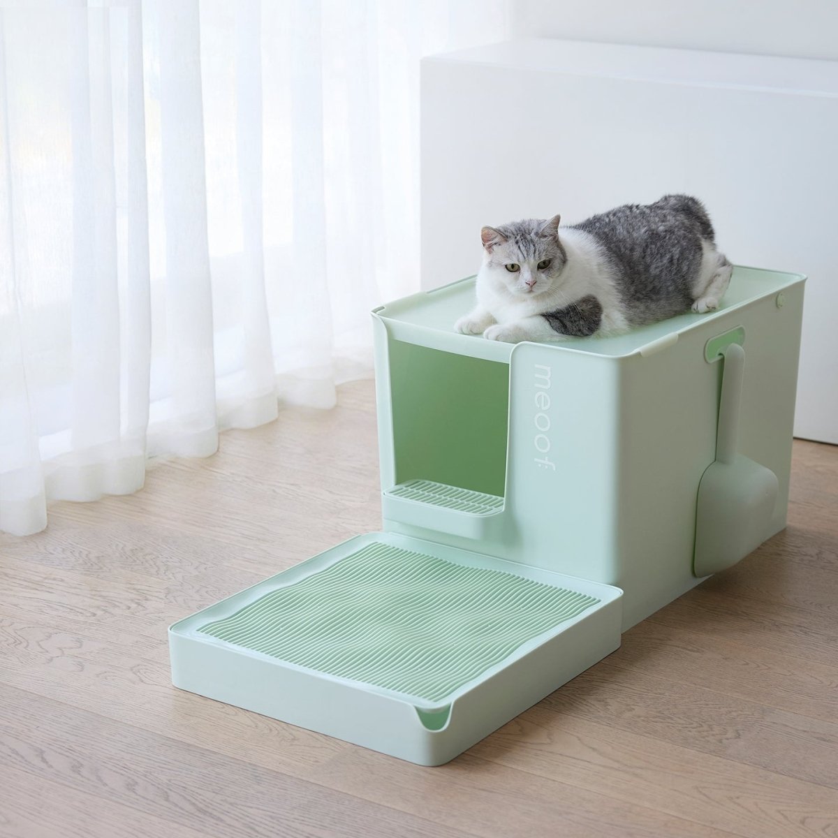 Curved Wave Cat Litter Trapping Mat with Non-Slip Base